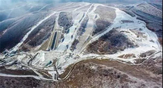 從(cóng)“貧困縣”邁進國際化冰雪小鎮 崇禮借冬奧(ào)騰飛