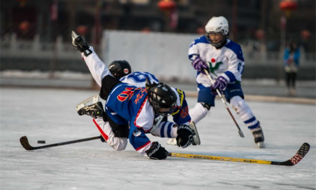 推進(jìn)冰雪進(jìn)校園 師資匮乏亟待解決(jué)