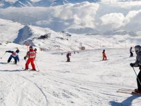 全運會(huì)向我們走來 陝西小學生體驗冰雪運動(dòng)魅力