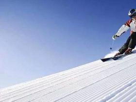 北京首批冰雪專業畢(bì)業生上崗(gǎng)