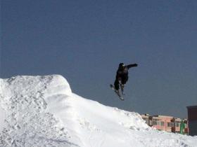 河北省加快冰雪運動(dòng)發展工作領導(dǎo)小組召開第一次全體會議