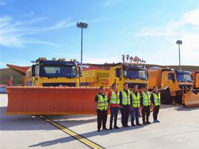 阿爾(ěr)山機場(chǎng)開展2020-2021年度首次冬季除冰雪演練