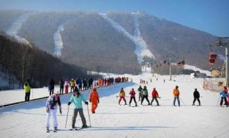 關於(yú)委員提出的發展冰雪産(chǎn)業的建議作回應