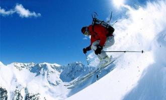 全面提高我國冰雪運動水平 爲籌辦(bàn)好北京冬奧(ào)會作出新貢獻