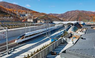 冰雪産(chǎn)業驅動(dòng)經濟“火熱”發展