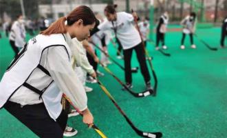 今年河北省教6000名中小學體(tǐ)育教師(shī)學冰雪