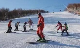 哈爾濱(bīn)市南崗區掀起校園冰雪系列活動(dòng)熱潮