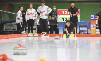 河北省第三屆冰雪運動(dòng)會陸地冰壺(hú)預選賽在唐開賽