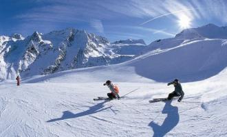 多家滑雪場(chǎng)向醫護人員免費(fèi)開放