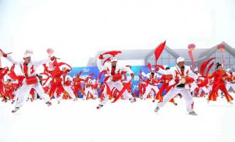 第六屆全國(guó)大衆冰雪季·陝西鳌山滑雪公開賽舉(jǔ)行