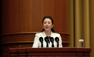 楊揚委員：提高冰雪運動(dòng)安全意識 積(jī)極推動(dòng)冰雪運動(dòng)進校園