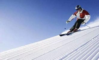 北京首批冰雪專業畢(bì)業生上崗(gǎng)