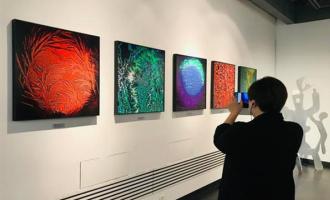 迎冬奧(ào)冰雪藝術展哈爾濱(bīn)首展開幕