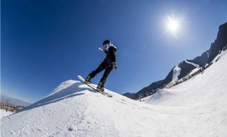 青少年成春節假期冰雪運動(dòng)消費(fèi)主力