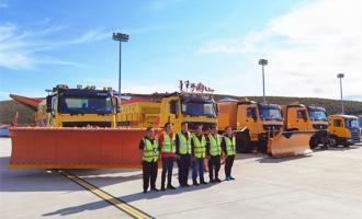 阿爾(ěr)山機場(chǎng)開展2020-2021年度首次冬季除冰雪演練