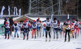 中美青少年相約長(zhǎng)白山開(kāi)展滑雪交流