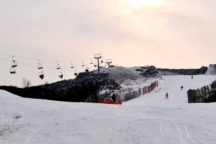 山西運城平陸風口滑雪場