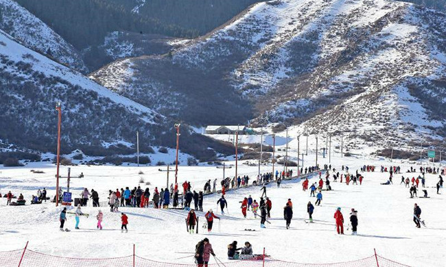 新疆烏魯木齊白雲國(guó)際滑雪場(chǎng)