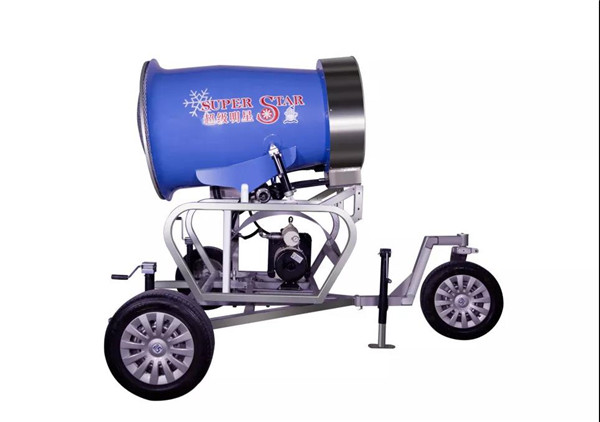 打破室外造雪技術國(guó)際壟斷(duàn)的銘星SSC100室外造雪機