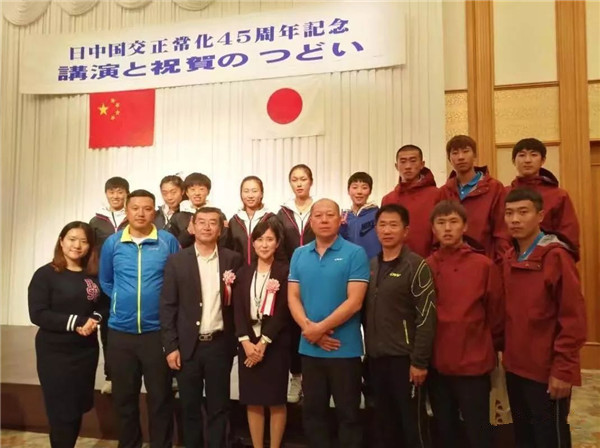 中國(guó)跳台滑雪隊(duì)在2017年夏季日本訓練合影2