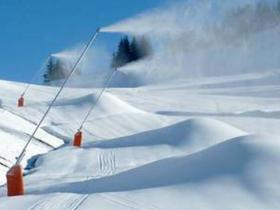 對(duì)比炮式造雪機(jī)和槍式造雪機(jī)