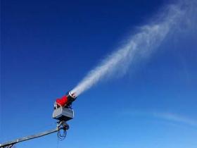 一般滑雪場(chǎng)需要幾台造雪機(jī)來造雪運營