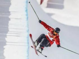 《冰雪知識微課堂》張可欣：自由式滑雪U型場(chǎng)地哪個動(dòng)作最難練