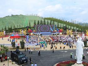 第四屆旅發(fā)會在關(guān)嶺冰雪小鎮舉行