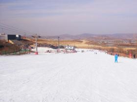 遼甯營口蓋(gài)州思拉堡虹溪谷滑雪場(chǎng)