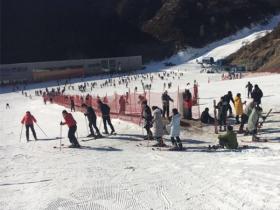 山西晉中烏金山李甯國(guó)際滑雪場(chǎng)