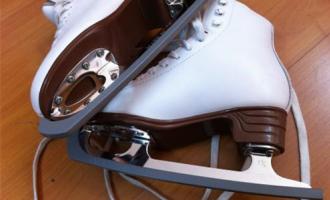 冰鞋冰刀刀刃很鋒利嗎？