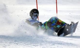 滑雪時摔倒，如何摔得安全