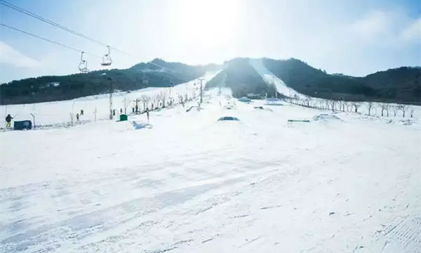 遼甯遼陽弓長嶺滑雪場