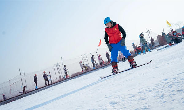 單闆滑雪體驗者