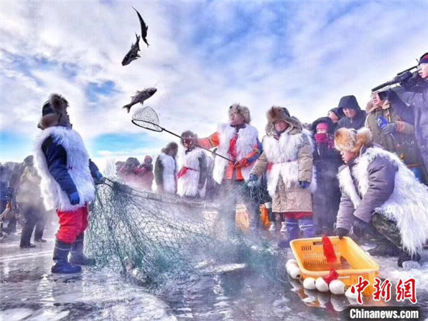 五大連池冬捕現場