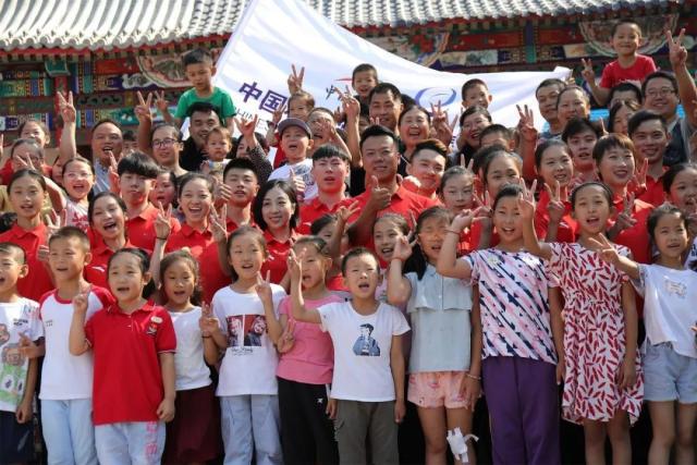 《冰雪項目國家隊(duì)公益服務行動(dòng)計劃》發布 花滑隊(duì)率先行動(dòng)4