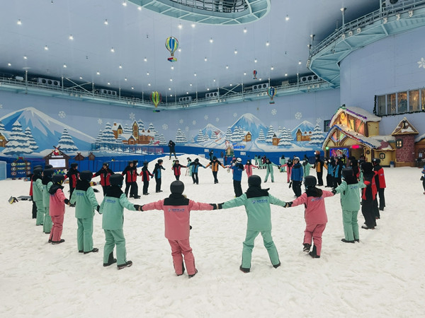 四季開放的室内滑雪場