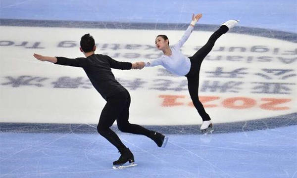 中國選手彭程/金楊在場地适應的訓練中