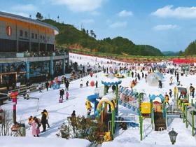 廣(guǎng)元： 依托冰雪“冷”資源 掀起冬季旅遊“熱(rè)” 