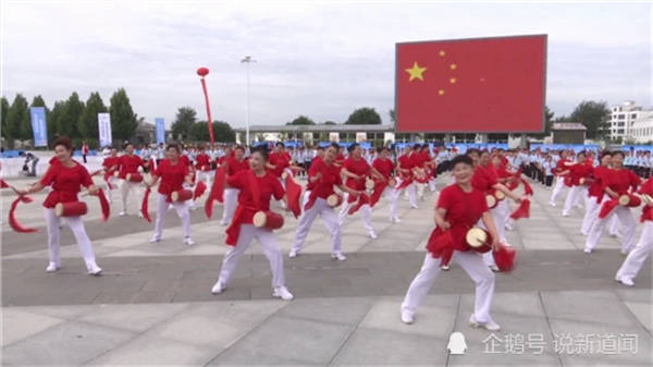 河北保定市舉辦社區冰雪運動會2