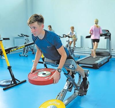 哈薩克斯坦滑雪運動員在位於休欽斯克的國家滑雪中心進行集訓，積極備戰北京冬奧會