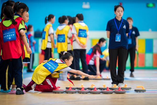 内蒙古:冰雪運動進校園4