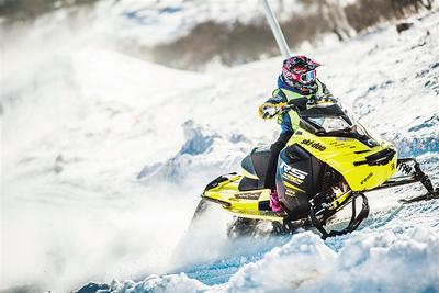 全國雪地摩托車越野賽比賽現場。