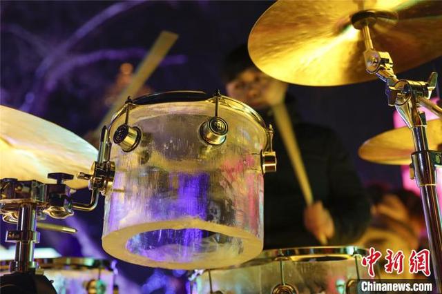 龍江冰鼓在哈爾濱冰燈遊園會奏響