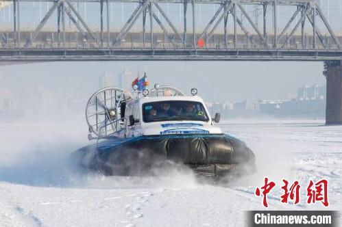 龍江冰鼓在哈爾濱冰燈遊園會奏響