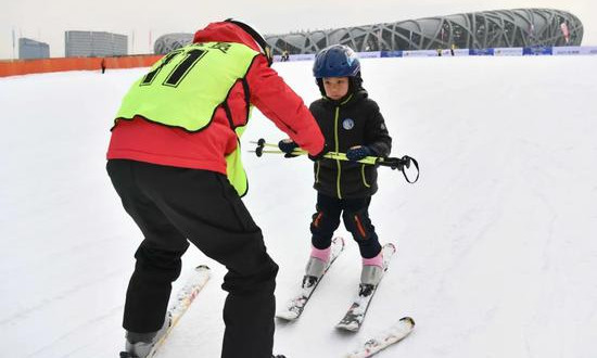 政協(xié)委員建議加快冰雪運動(dòng)在青少年中普及