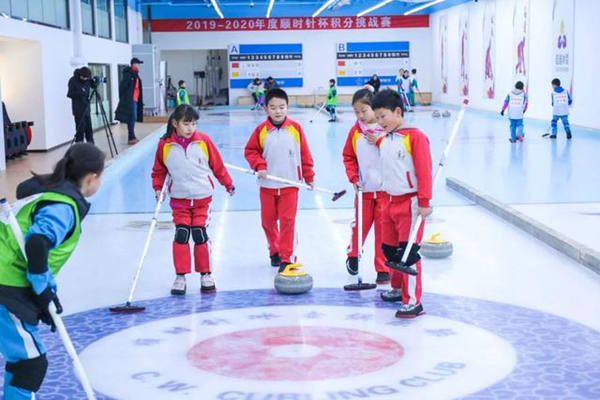 普及推廣冰雪運動 石景山參與冰雪活動人數比例将達到50% 3