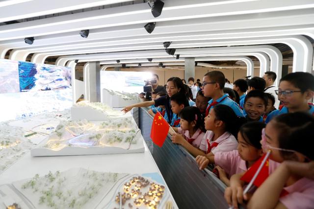 推動冬奧知識、冰雪運動進校園、進社區