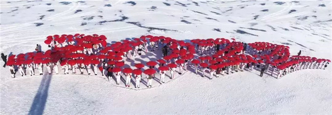 學生們參(cān)演2022年北京冬奧(ào)會宣傳片《2022相約北京》2