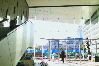 “冰壇”主體近一半採用瞭鋼結構建設